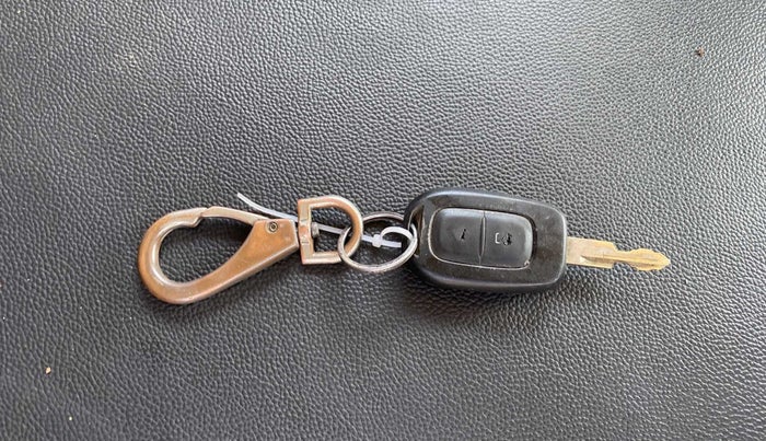 2018 Renault Kwid RXT 1.0, CNG, Manual, 61,024 km, Key Close Up
