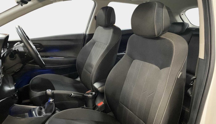 2022 Hyundai NEW I20 ASTA (O) 1.2 MT, Petrol, Manual, 13,553 km, Right Side Front Door Cabin