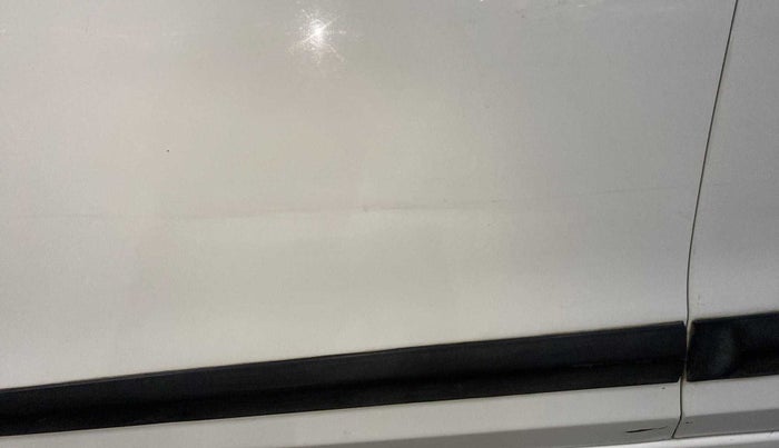 2019 Hyundai Elite i20 MAGNA PLUS 1.2, Petrol, Manual, 49,535 km, Front passenger door - Line - Paint ok & Dent >8 inch(Dent on Criase Line)