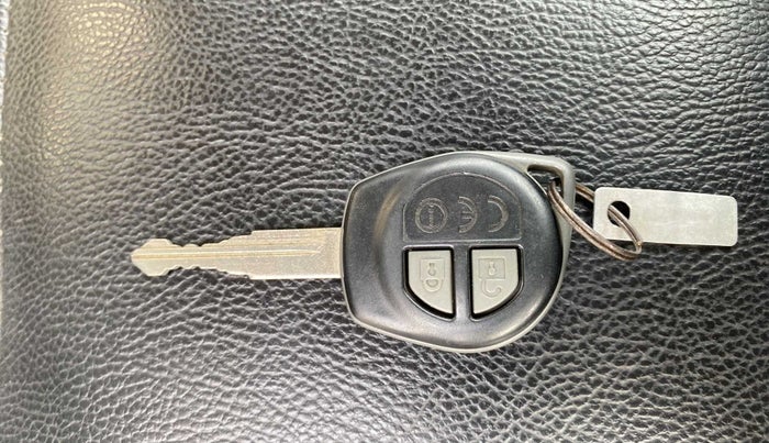 2016 Maruti Baleno DELTA PETROL 1.2, Petrol, Manual, 71,179 km, Key Close Up