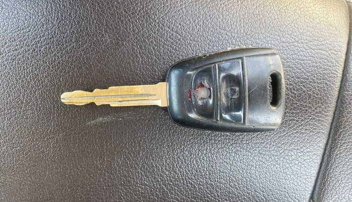 2019 Hyundai NEW SANTRO SPORTZ MT, Petrol, Manual, 17,538 km, Lock system - Remote key minor damage