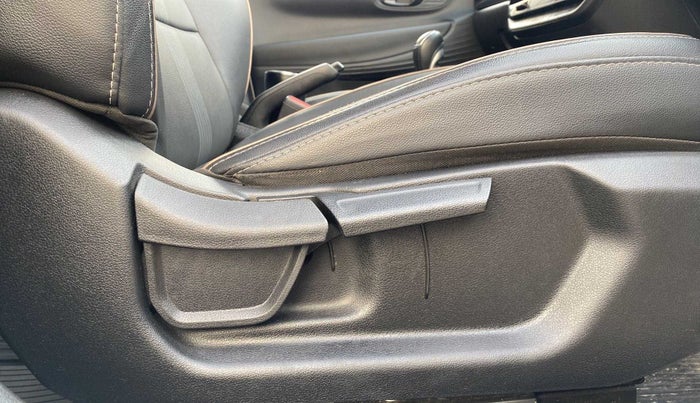 2021 Hyundai NEW I20 Asta 1.0 GDI Turbo IMT, Petrol, Manual, 22,219 km, Driver Side Adjustment Panel