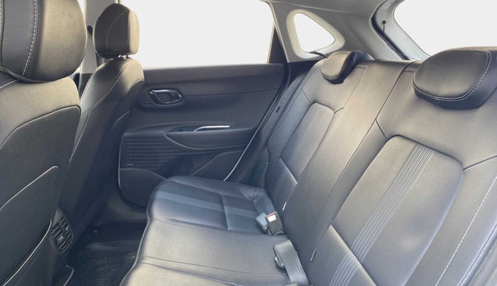2021 Hyundai NEW I20 Asta 1.0 GDI Turbo IMT, Petrol, Manual, 22,219 km, Right Side Rear Door Cabin