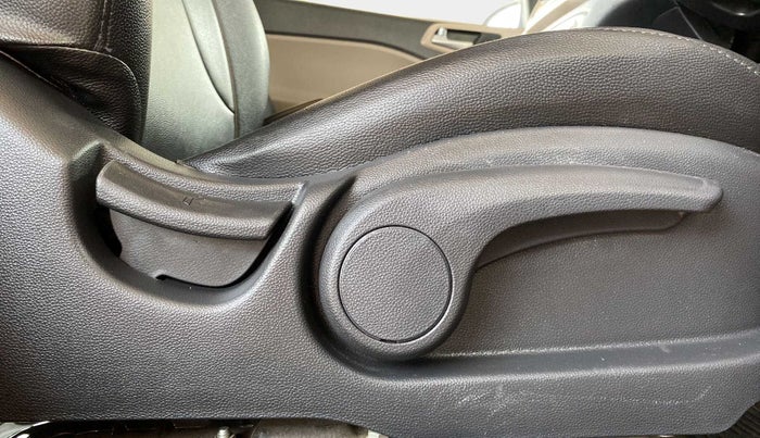 2019 Hyundai Elite i20 SPORTZ PLUS 1.2, Petrol, Manual, 25,294 km, Driver Side Adjustment Panel