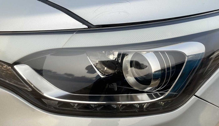 2017 Hyundai Elite i20 ASTA 1.2 (O), Petrol, Manual, 74,303 km, Left headlight - Minor scratches