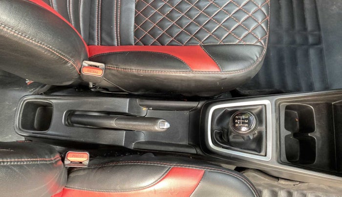 2019 Maruti Swift VXI, CNG, Manual, 85,761 km, Gear Lever