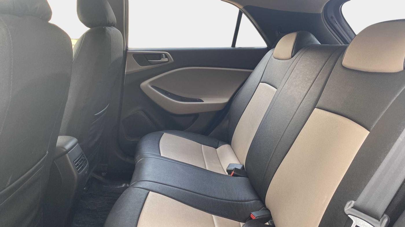 2017 Hyundai Elite i20 SPORTZ 1.2, Petrol, Manual, 33,520 km, Right Side Rear Door Cabin