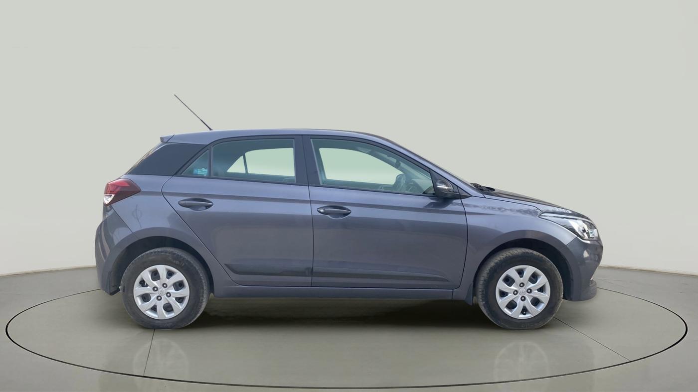 2017 Hyundai Elite i20 SPORTZ 1.2, Petrol, Manual, 33,520 km, Right Side View