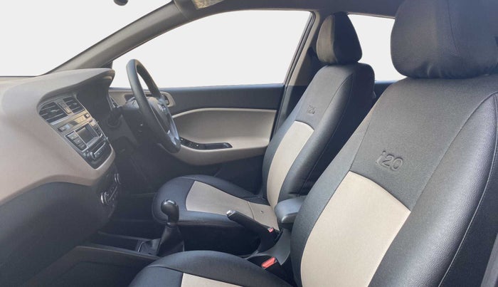 2017 Hyundai Elite i20 SPORTZ 1.2, Petrol, Manual, 33,520 km, Right Side Front Door Cabin