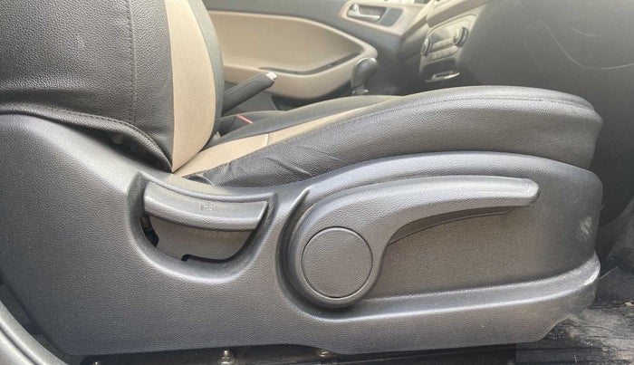 2017 Hyundai Elite i20 SPORTZ 1.2, Petrol, Manual, 33,520 km, Driver Side Adjustment Panel