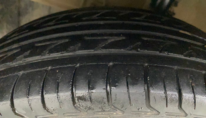 2016 Hyundai Xcent SX 1.2, Petrol, Manual, 71,205 km, Left Front Tyre Tread