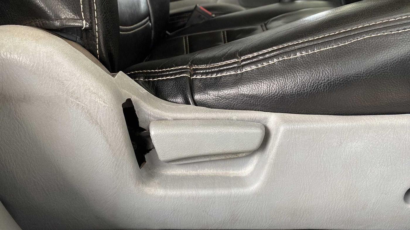 2013 Maruti Alto K10 VXI, Petrol, Manual, 70,186 km, Driver Side Adjustment Panel