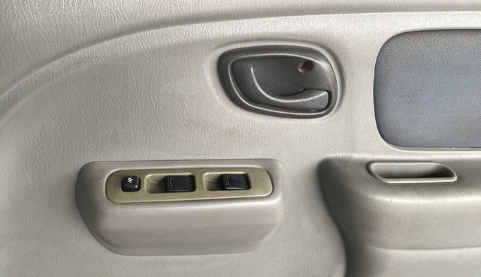 2013 Maruti Alto K10 VXI, Petrol, Manual, 70,186 km, Driver Side Door Panels Control