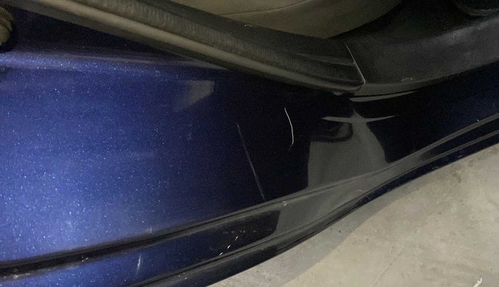2020 Maruti Swift VXI, Petrol, Manual, 46,830 km, Right C pillar - Minor scratches