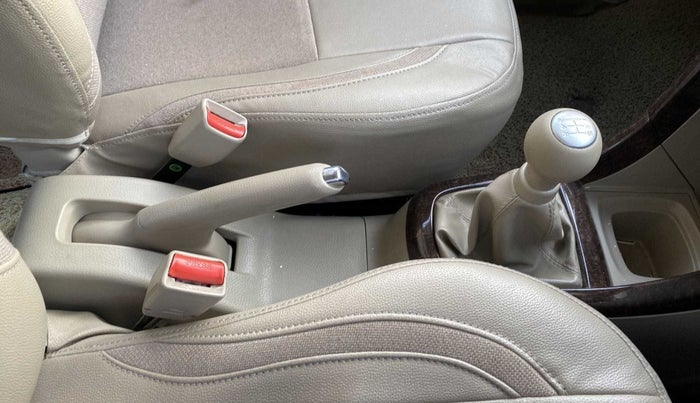 2015 Maruti Swift Dzire ZXI, Petrol, Manual, 37,430 km, Gear Lever