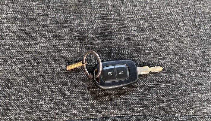 2018 Renault Kwid RXT 1.0 (O), Petrol, Manual, 85,839 km, Key Close Up