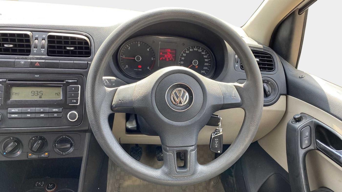 2013 Volkswagen Polo COMFORTLINE 1.2L, Diesel, Manual, 83,777 km, Steering Wheel Close Up
