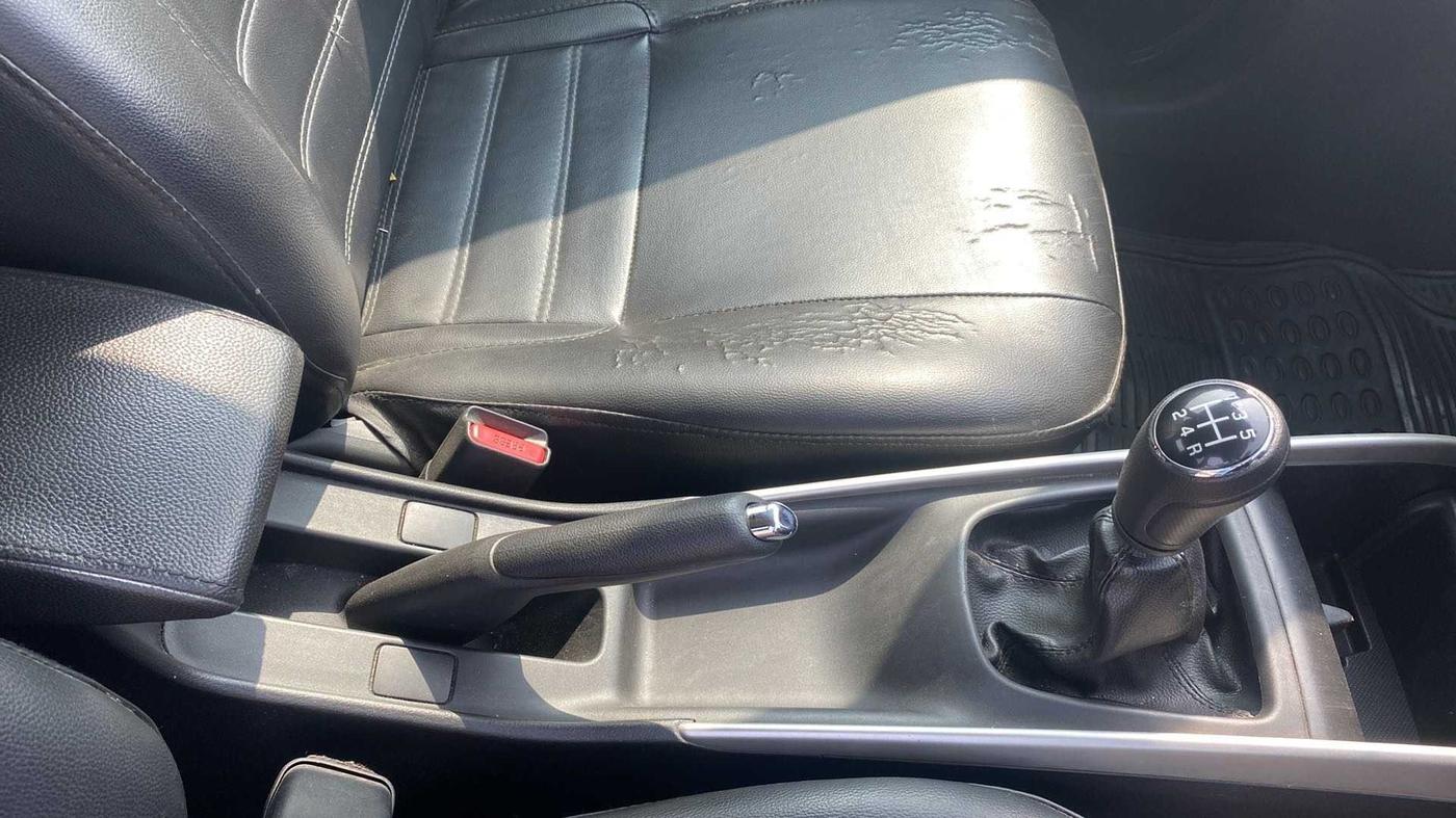 2015 Maruti Baleno ALPHA PETROL 1.2, Petrol, Manual, 64,619 km, Gear Lever