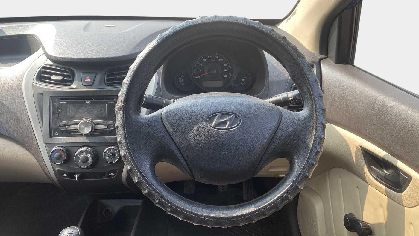 2015 Hyundai Eon D-LITE+, Petrol, Manual, 19,090 km, Steering Wheel Close Up