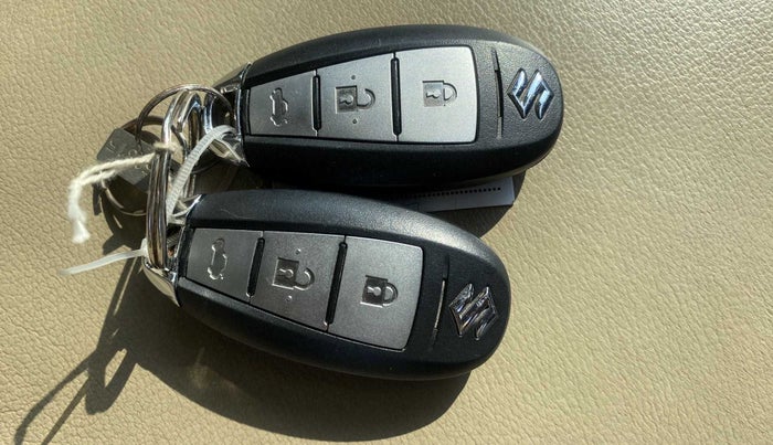 2018 Maruti Ciaz ALPHA 1.5 SHVS PETROL, Petrol, Manual, 15,793 km, Key Close Up