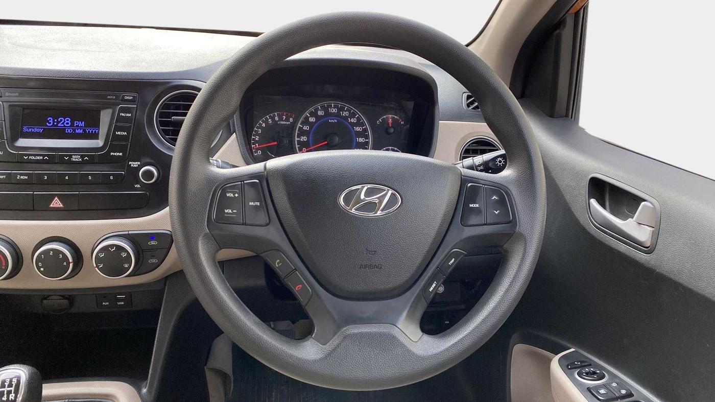 2016 Hyundai Grand i10 SPORTZ 1.2 KAPPA VTVT, Petrol, Manual, 26,870 km, Steering Wheel Close Up