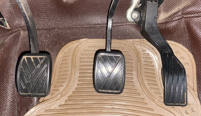 2018 Maruti Ertiga VXI, Petrol, Manual, 76,184 km, Pedals