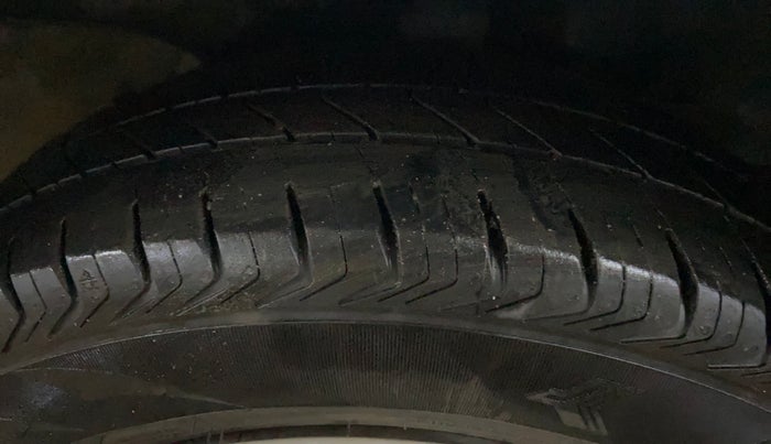 2019 Hyundai NEW SANTRO SPORTZ CNG, CNG, Manual, 76,318 km, Left Rear Tyre Tread