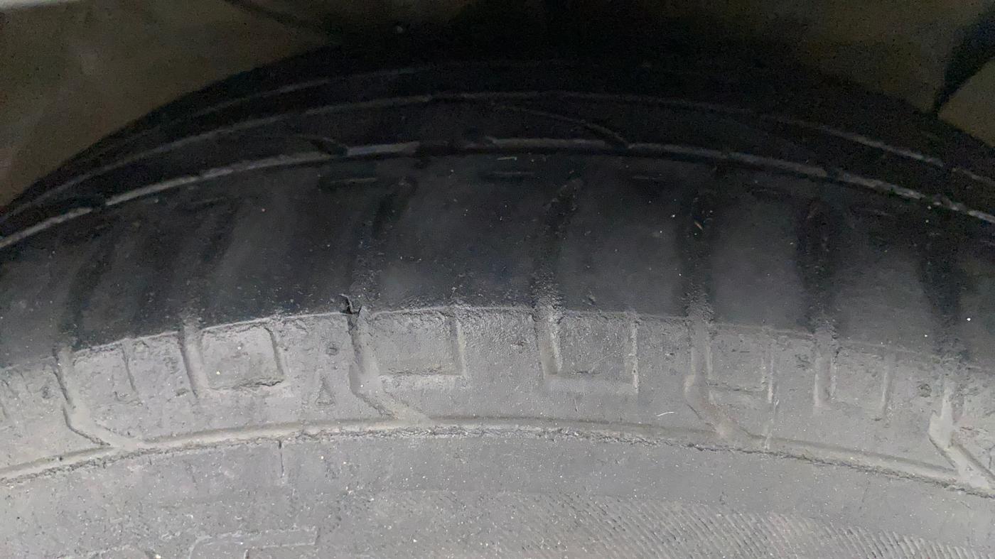 2018 Hyundai Creta SX AT 1.6 DIESEL, Diesel, Automatic, 94,599 km, Right Front Tyre Tread