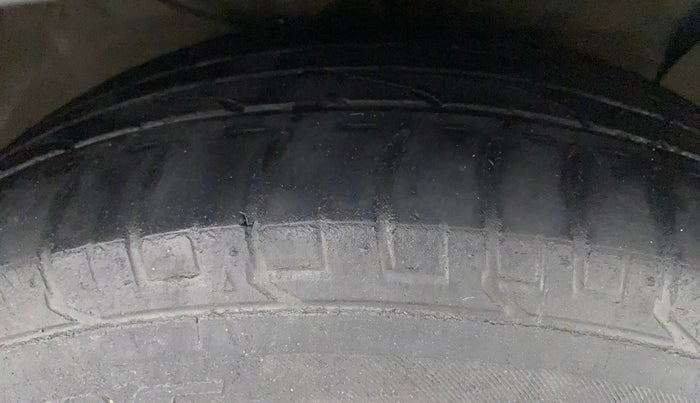 2018 Hyundai Creta SX AT 1.6 DIESEL, Diesel, Automatic, 94,599 km, Right Front Tyre Tread