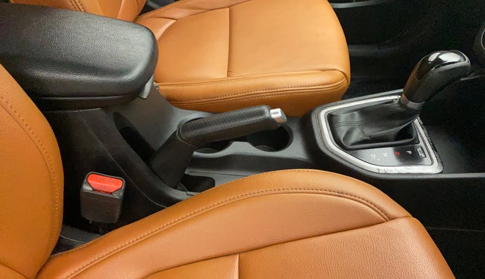 2018 Hyundai Creta SX AT 1.6 DIESEL, Diesel, Automatic, 94,599 km, Gear Lever