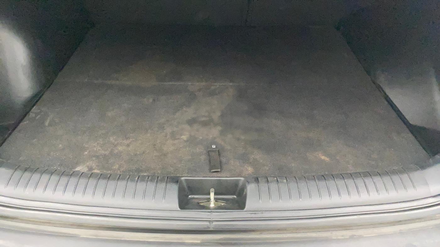 2018 Hyundai Creta SX AT 1.6 DIESEL, Diesel, Automatic, 94,599 km, Boot Inside