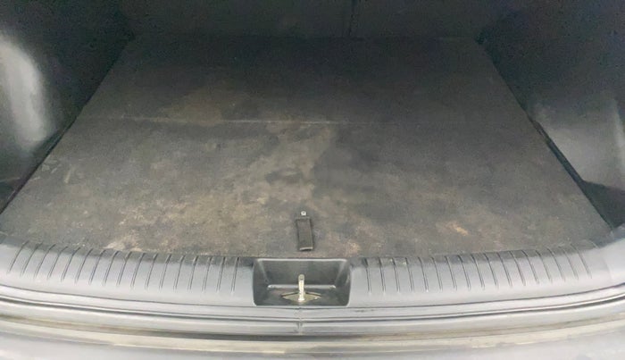 2018 Hyundai Creta SX AT 1.6 DIESEL, Diesel, Automatic, 94,599 km, Boot Inside