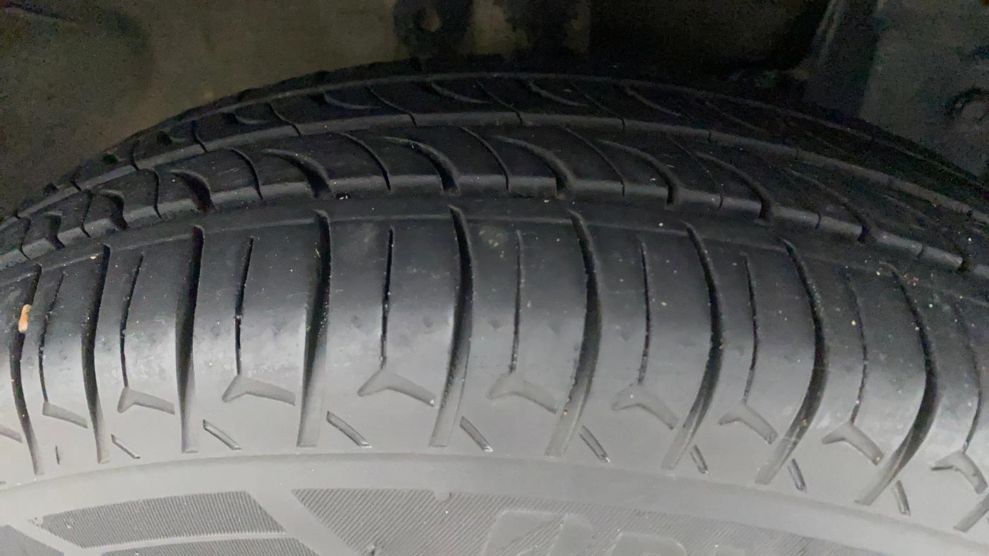 2015 Nissan Micra Active XL, Petrol, Manual, 1,02,132 km, Right Front Tyre Tread