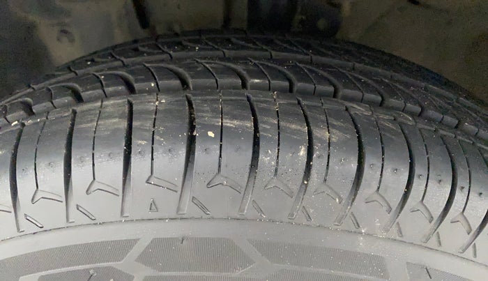 2015 Nissan Micra Active XL, Petrol, Manual, 1,02,132 km, Left Front Tyre Tread