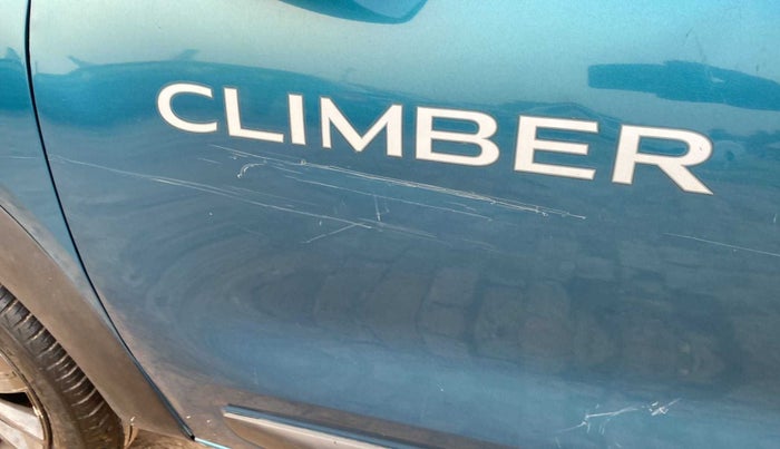 2021 Renault Kwid CLIMBER 1.0 AMT (O), Petrol, Automatic, 23,214 km, Front passenger door - Slightly dented