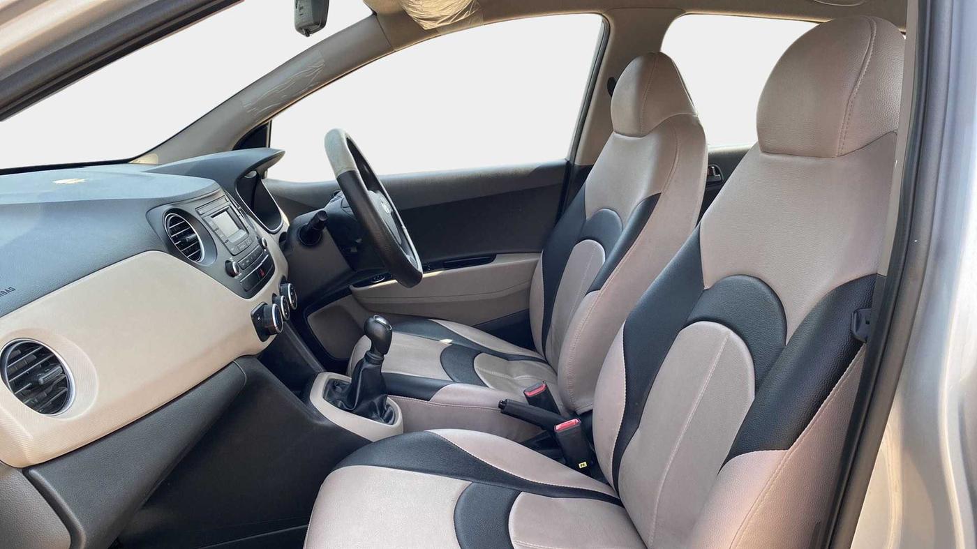 2019 Hyundai Grand i10 MAGNA 1.2 KAPPA VTVT, Petrol, Manual, 26,464 km, Right Side Front Door Cabin