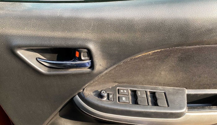 2015 Maruti Baleno DELTA PETROL 1.2, Petrol, Manual, 75,441 km, Driver Side Door Panels Control
