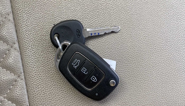 2020 Hyundai GRAND I10 NIOS SPORTZ AMT 1.2 KAPPA VTVT, Petrol, Automatic, 10,012 km, Key Close Up