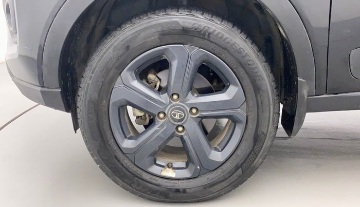 2022 Tata NEXON XZA PLUS PETROL DARK EDITION, Petrol, Automatic, 16,554 km, Left Front Wheel
