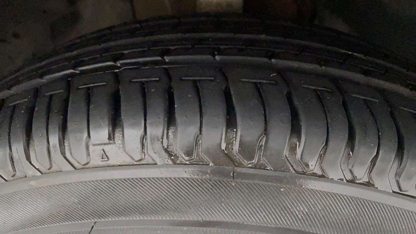 2023 Tata ALTROZ XE PLUS PETROL, Petrol, Manual, 3,655 km, Right Front Tyre Tread