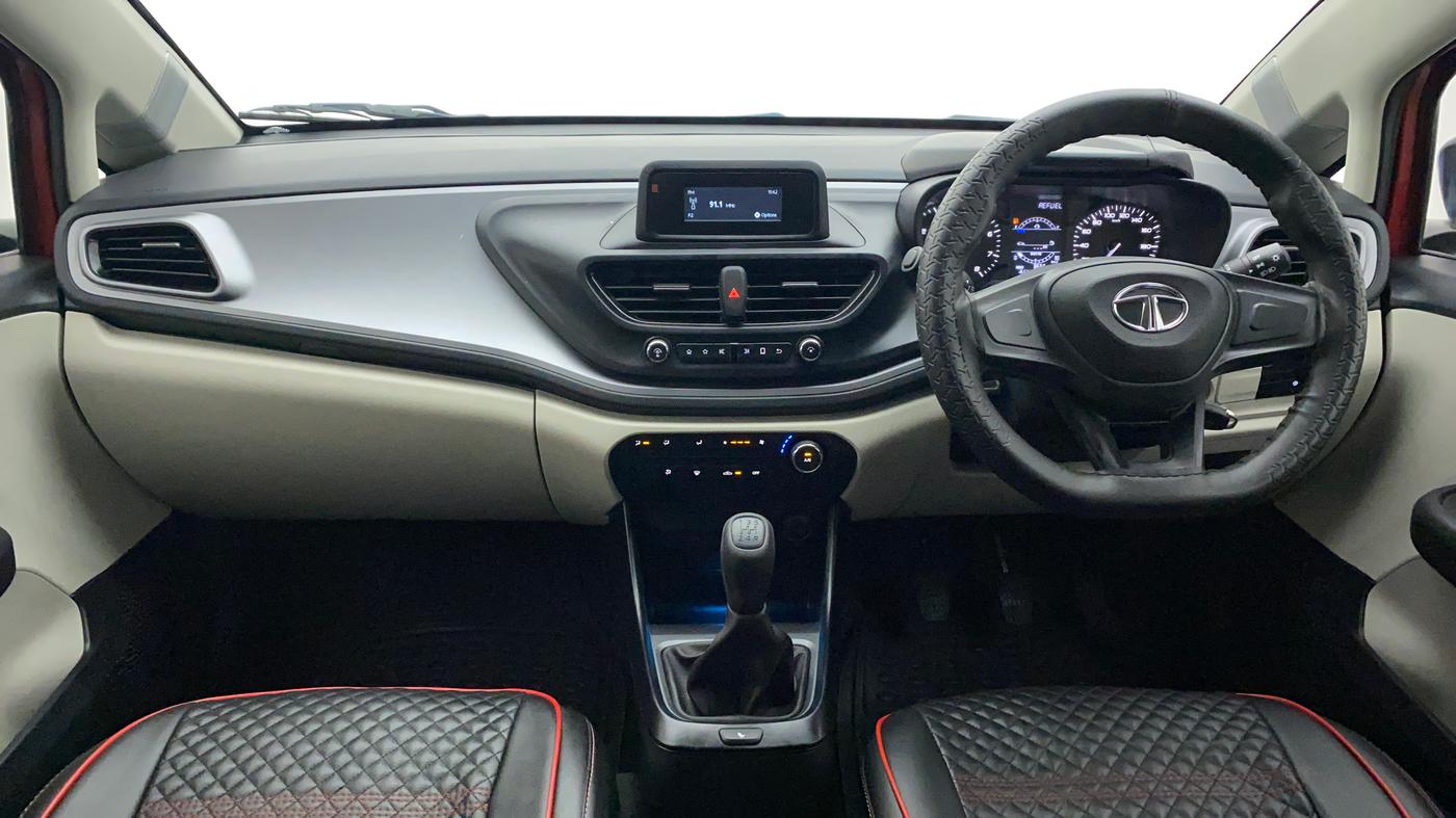 2023 Tata ALTROZ XE PLUS PETROL, Petrol, Manual, 3,655 km, Dashboard