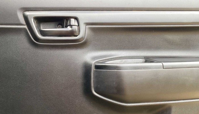 2020 Maruti S PRESSO VXI+, CNG, Manual, 50,954 km, Driver Side Door Panels Control