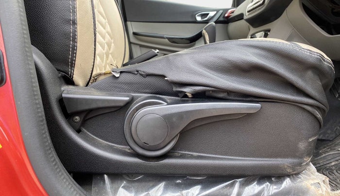 2019 Tata Tiago XZA PLUS PETROL, Petrol, Automatic, 16,697 km, Driver Side Adjustment Panel