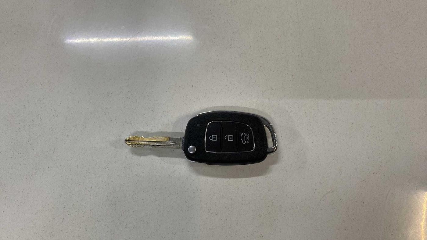 2020 Hyundai AURA S 1.2, Petrol, Manual, 22,228 km, Key Close Up