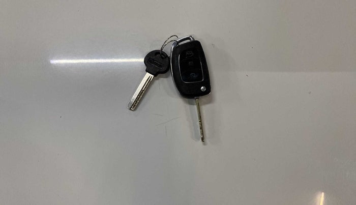 2013 Hyundai i20 MAGNA (O) 1.2, Petrol, Manual, 51,859 km, Key Close Up