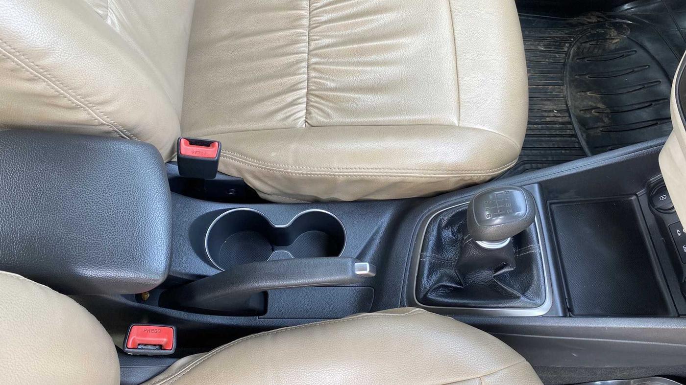 2019 Hyundai Verna 1.6 VTVT SX, Petrol, Manual, 26,288 km, Gear Lever