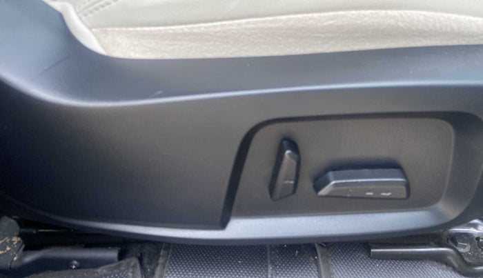 2021 Tata Safari XZA, Diesel, Automatic, 9,339 km, Driver Side Adjustment Panel