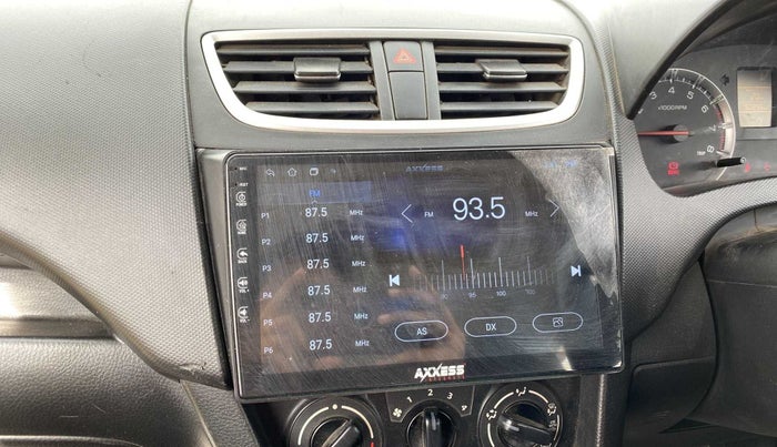 2014 Maruti Swift VXI, CNG, Manual, 90,886 km, Infotainment system - AM/FM Radio - Not Working