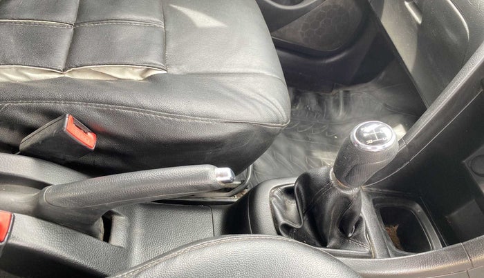2014 Maruti Swift VXI, CNG, Manual, 90,886 km, Gear Lever