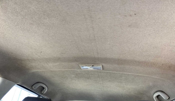 2014 Maruti Swift VXI, CNG, Manual, 90,886 km, Ceiling - Roof lining minor dirty